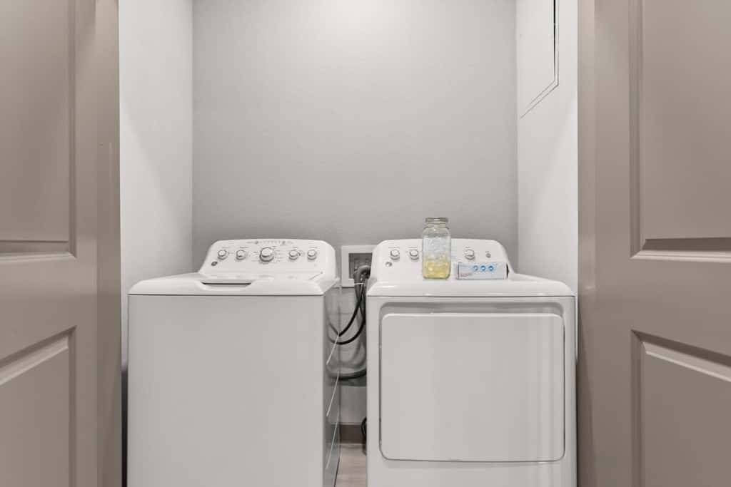 CozySuites Phoenix 3BR Apt w/ Pool, Parking, Pets
