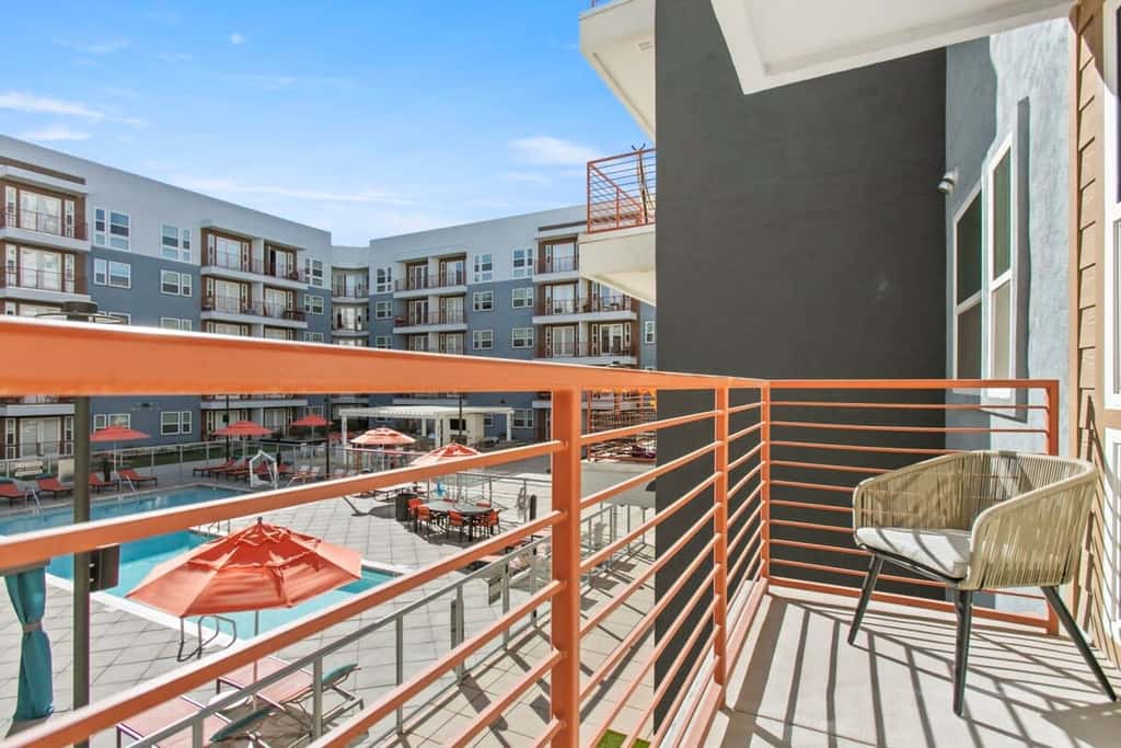 CozySuites Phoenix 3BR Apt w/ Pool, Parking, Pets