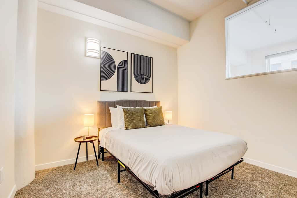 TWO CozySuites 4BR Queen Apt with Skybridge Access
