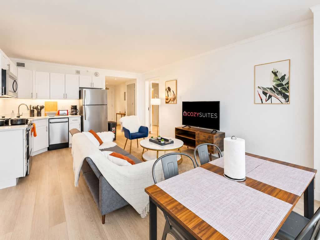 Modern 2BR 3BA | CozySuites at Showboat