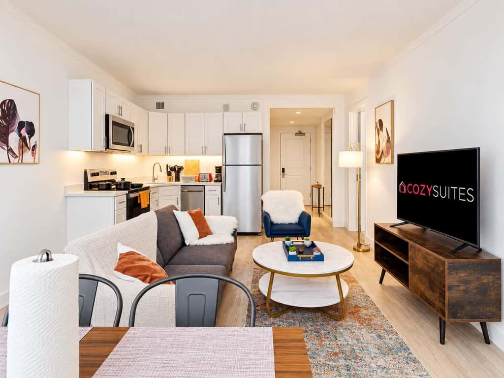 Modern 2BR 3BA | CozySuites at Showboat