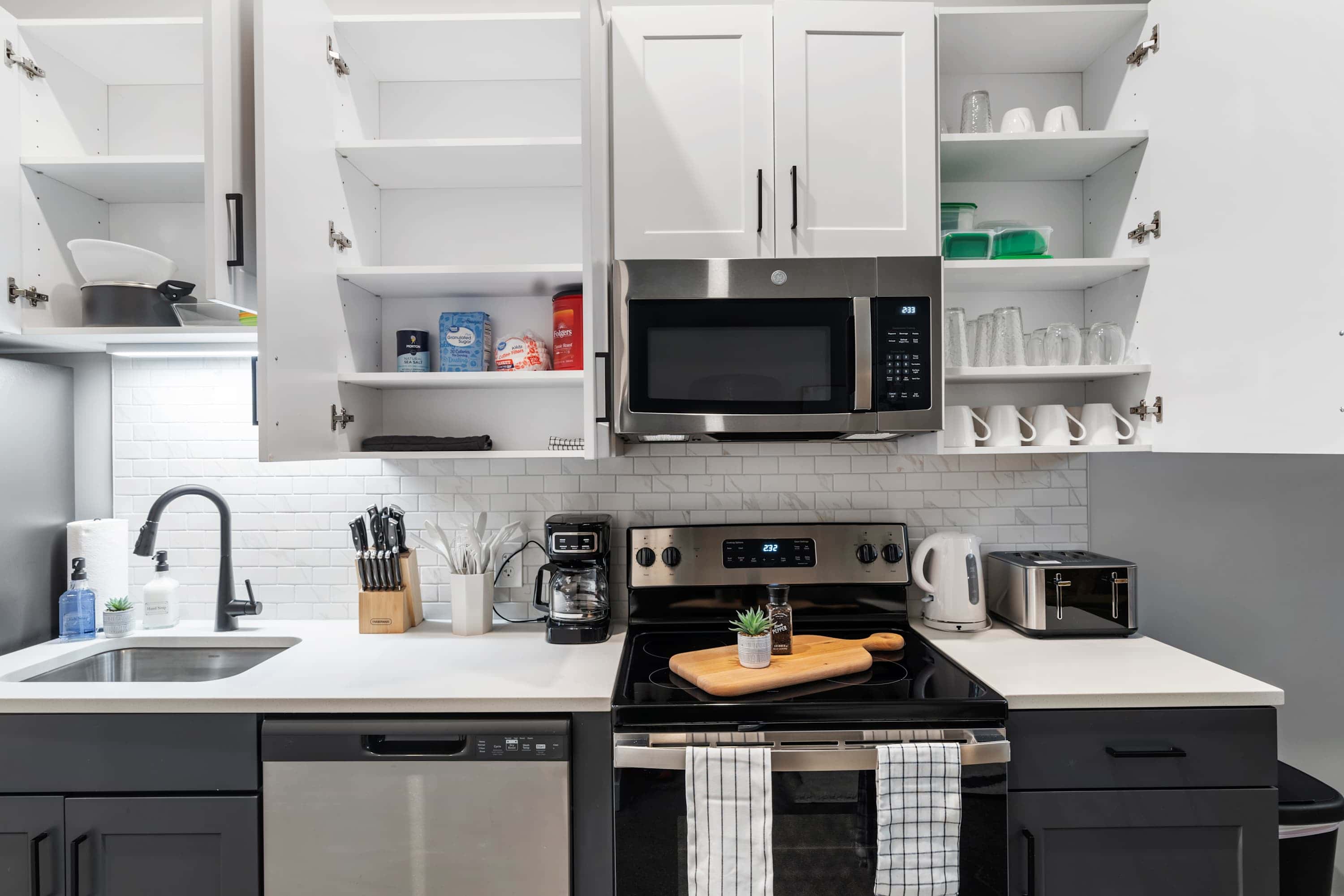 Stylish 1BR | Textile by CozySuites