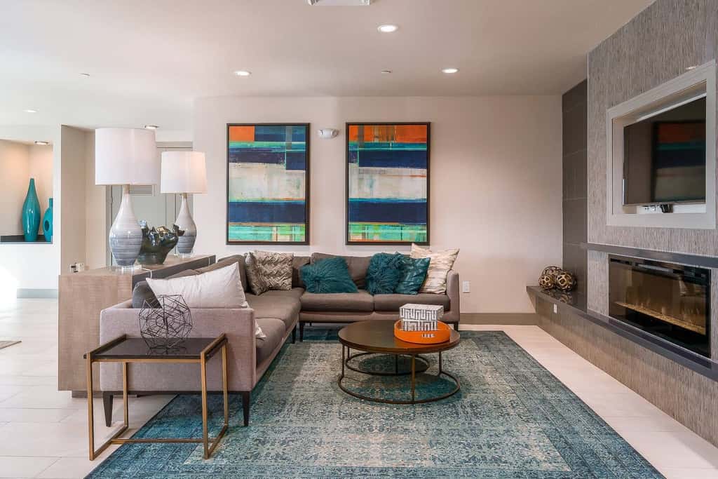 Modern 2BR CozySuites on Town Lake waterfront