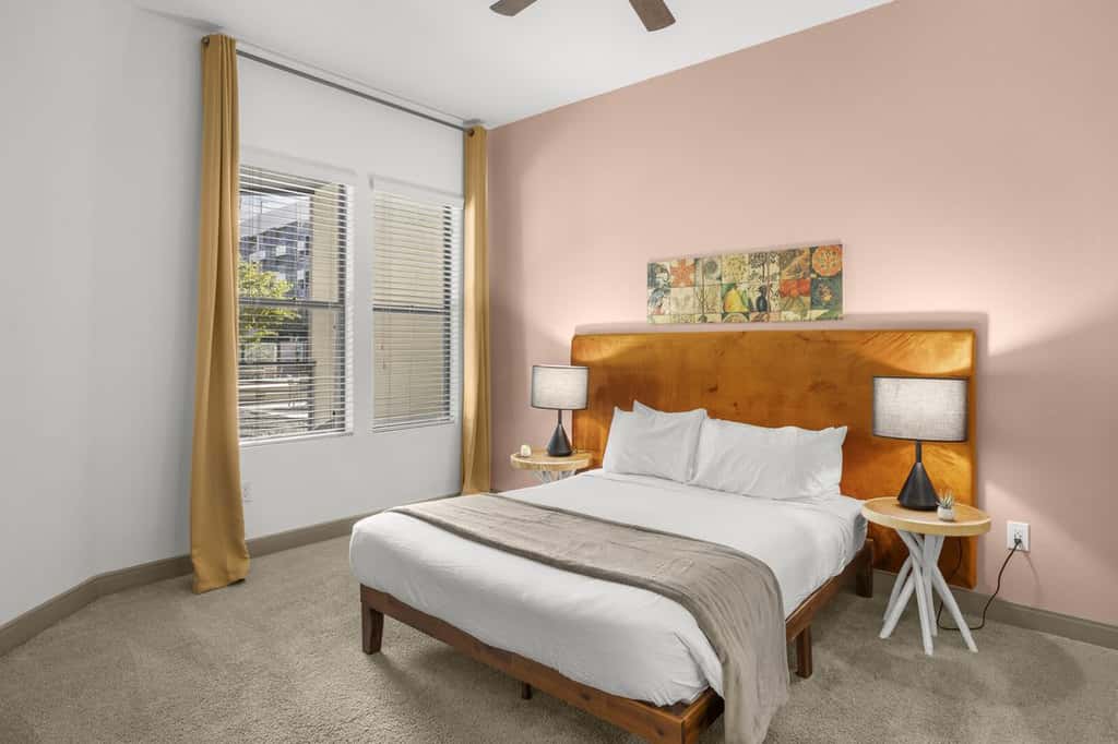 Modern 2BR CozySuites on Town Lake waterfront