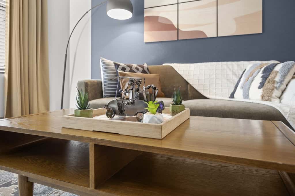 Modern 2BR CozySuites on Town Lake waterfront