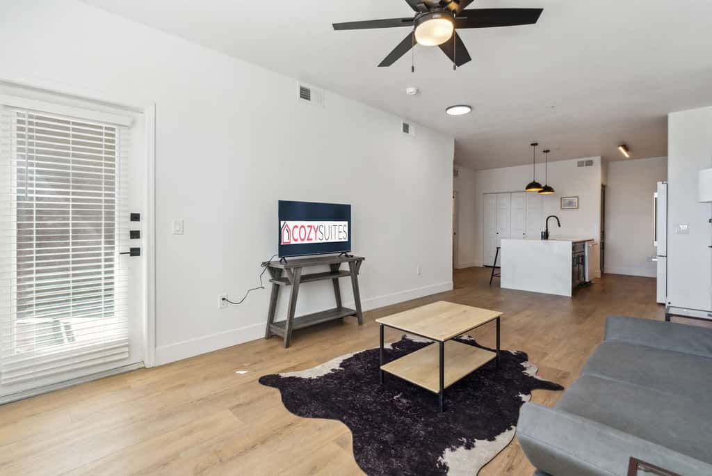 CozySuites Glendale  - Westgate with pool 1BR