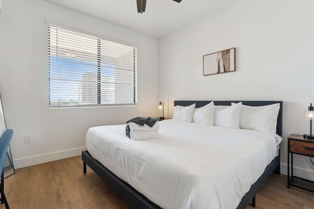 CozySuites Glendale  - Westgate with pool 1BR