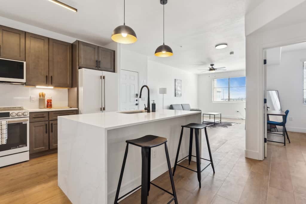CozySuites Glendale  - Westgate with pool 1BR