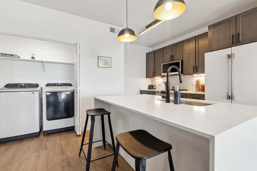 CozySuites Glendale  - Westgate with pool 1BR