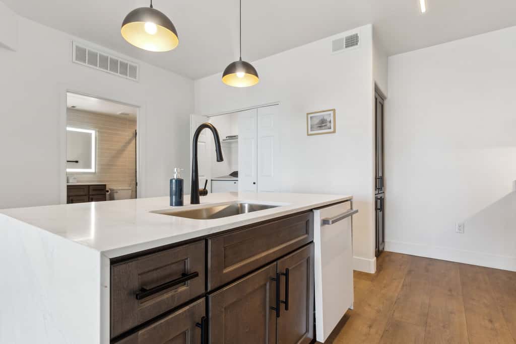 CozySuites Glendale  - Westgate with pool 1BR