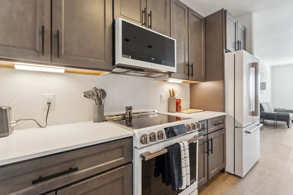 CozySuites Glendale  - Westgate with pool 1BR