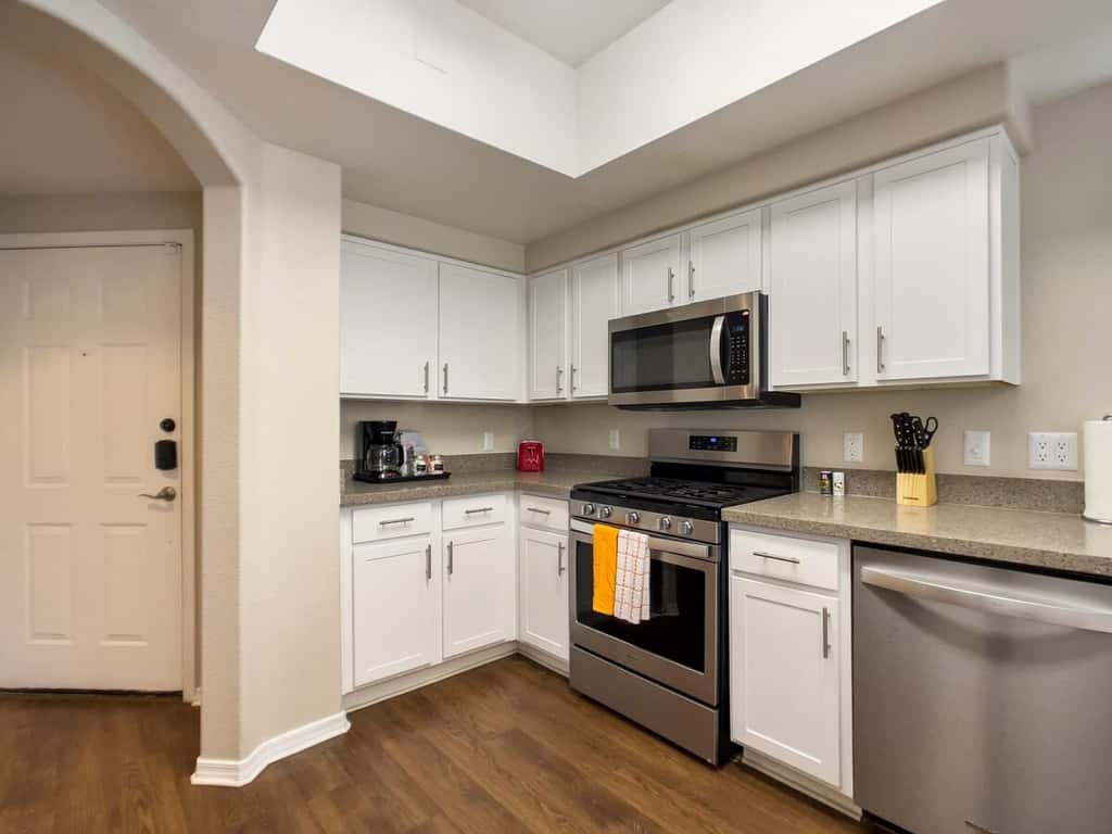 CozySuites 3BR/2BA Kierland Commons with pool
