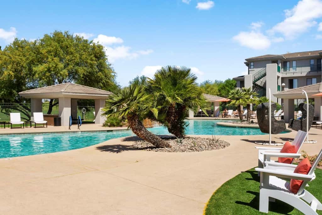 CozySuites 3BR/2BA Kierland Commons with pool