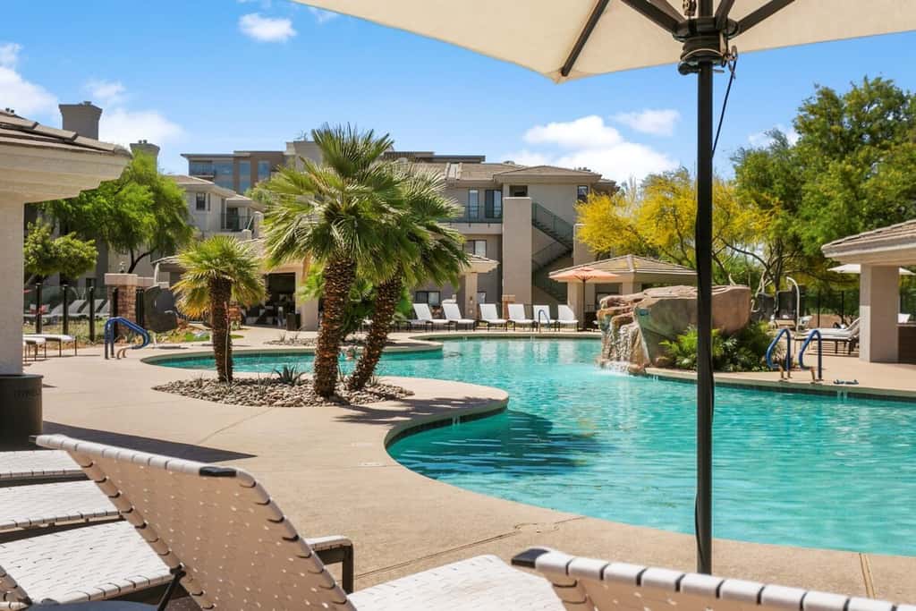 CozySuites 3BR/2BA Kierland Commons with pool