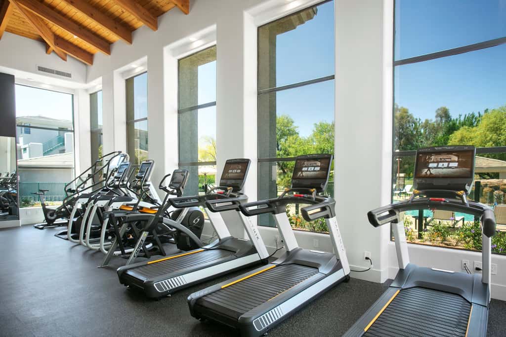 4BR TWO CozySuites at Kierland Commons with pool