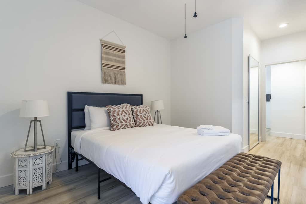 4BR TWO CozySuites at Kierland Commons with pool