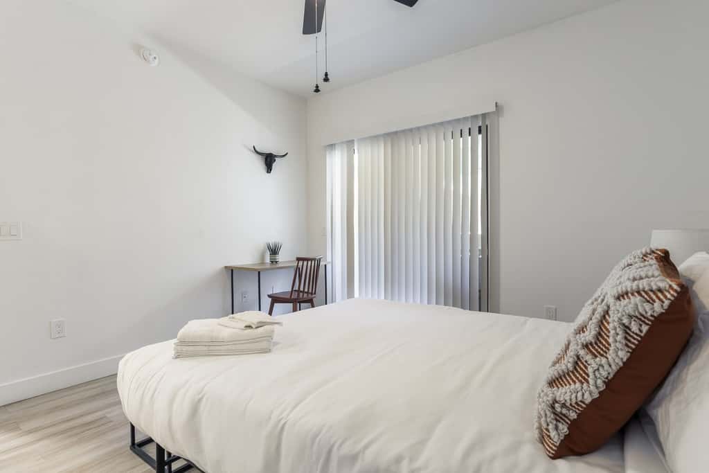 4BR TWO CozySuites at Kierland Commons with pool