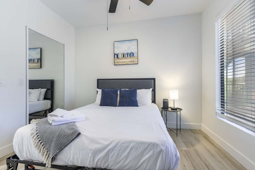 4BR TWO CozySuites at Kierland Commons with pool
