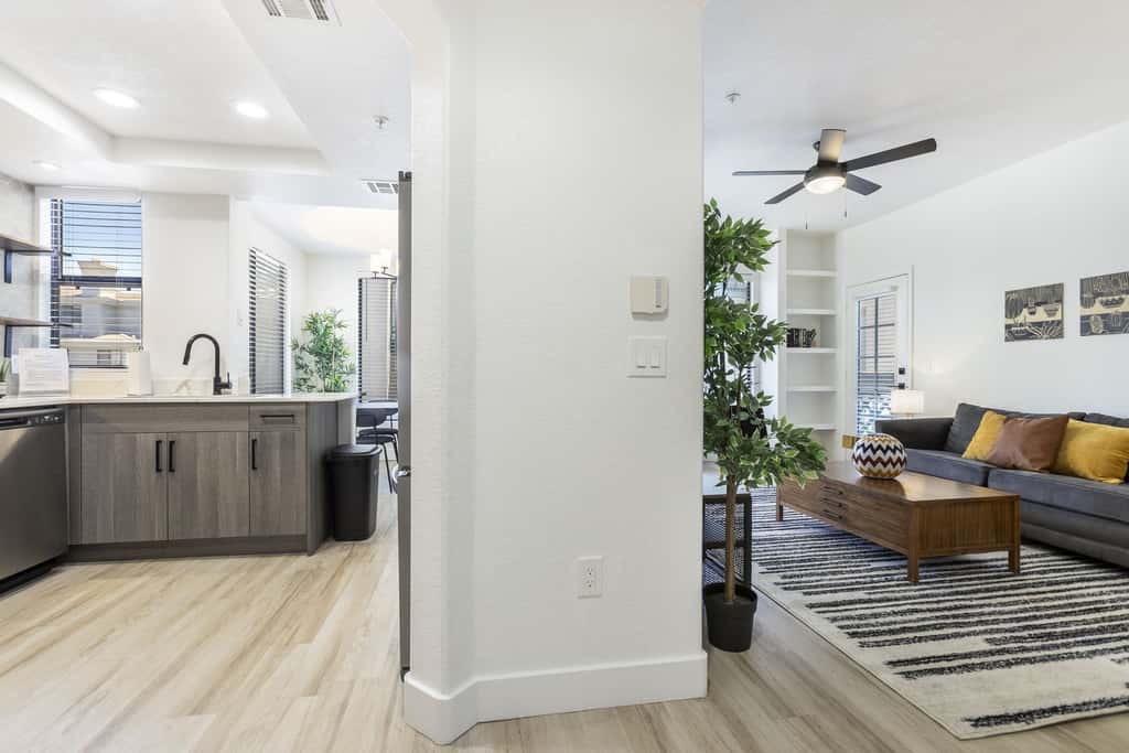 4BR TWO CozySuites at Kierland Commons with pool
