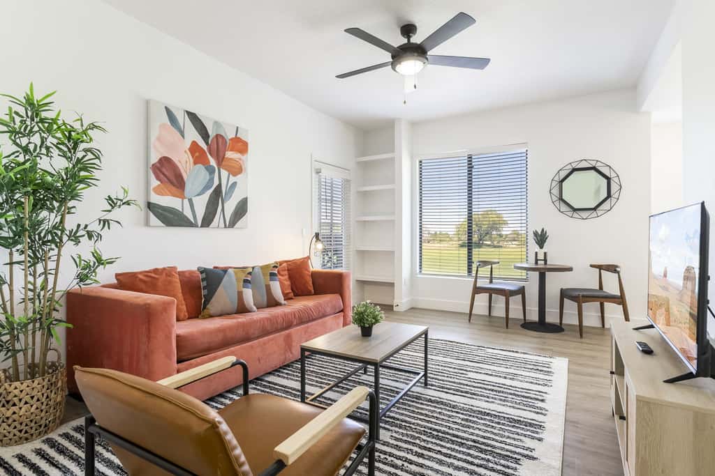 4BR TWO CozySuites at Kierland Commons with pool