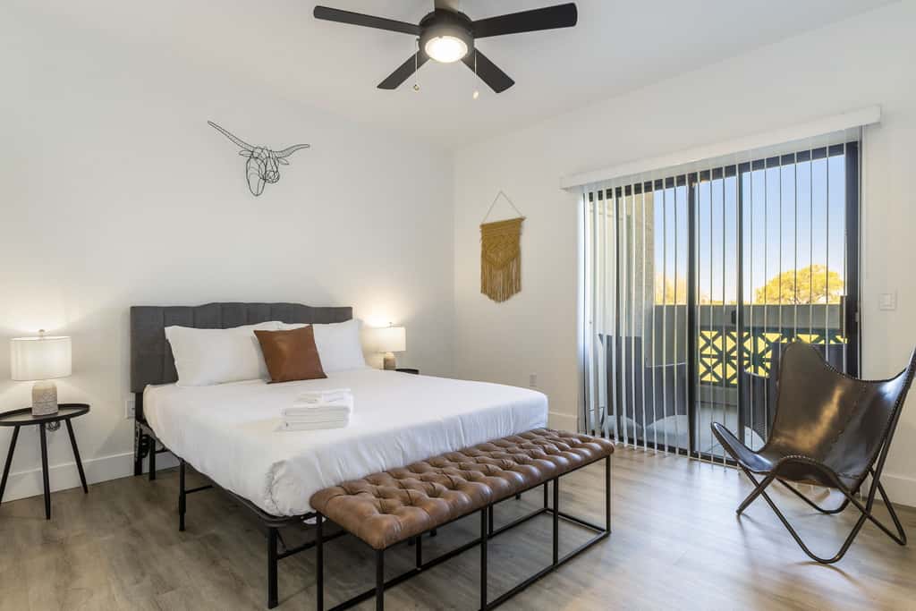 4BR TWO CozySuites at Kierland Commons with pool