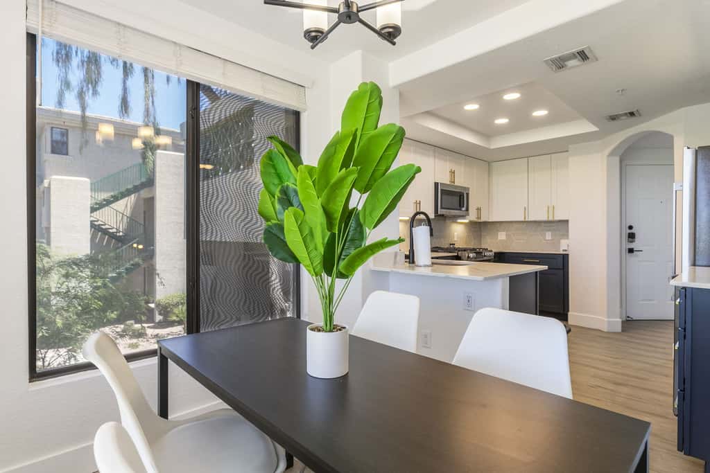 4BR TWO CozySuites at Kierland Commons with pool