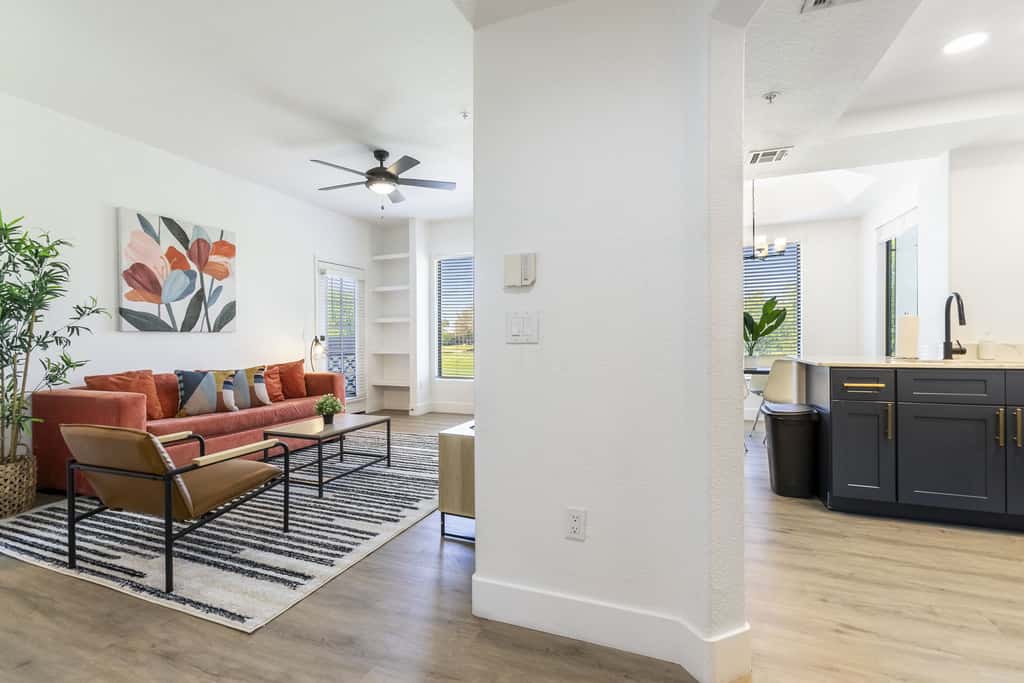 4BR TWO CozySuites at Kierland Commons with pool