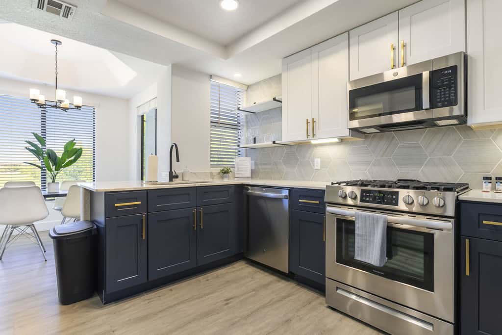 4BR TWO CozySuites at Kierland Commons with pool