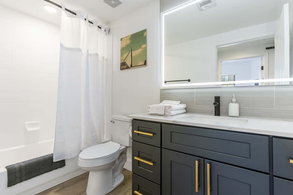 4BR TWO CozySuites at Kierland Commons with pool