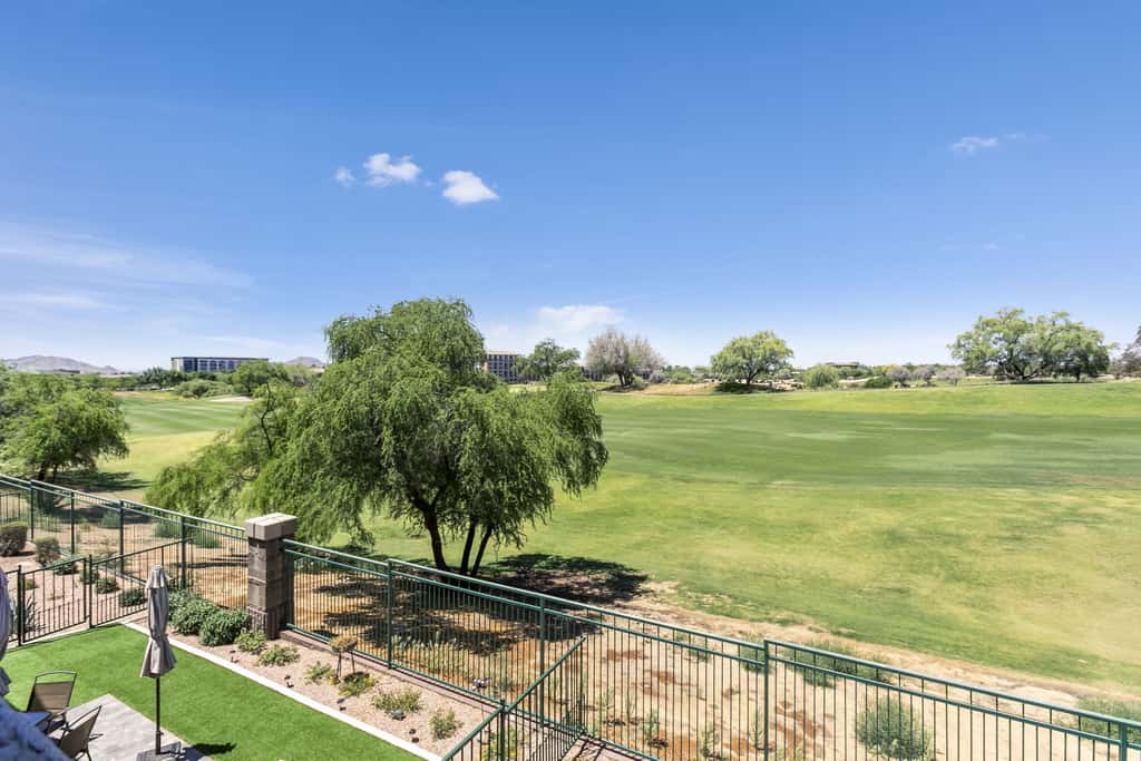 4BR TWO CozySuites at Kierland Commons with pool