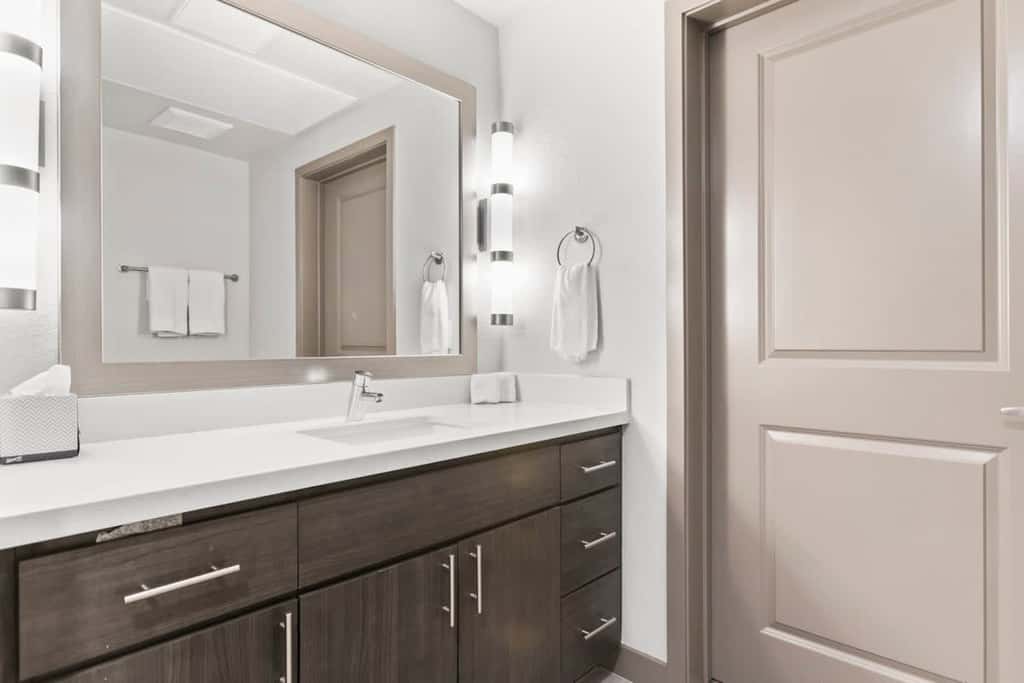 CozySuites PHX RORO Pets, Gym, Pool! 1BR