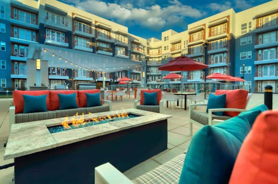 Cozysuites PHX RORO Gym, Pool, Pets, Parking! 2br
