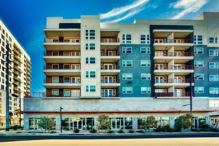 Cozysuites PHX RORO Gym, Pool, Pets, Parking! 2br