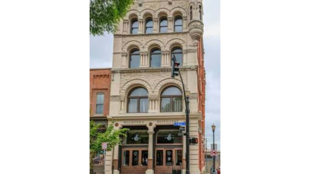 Stunning Nulu 1BR CozySuites
