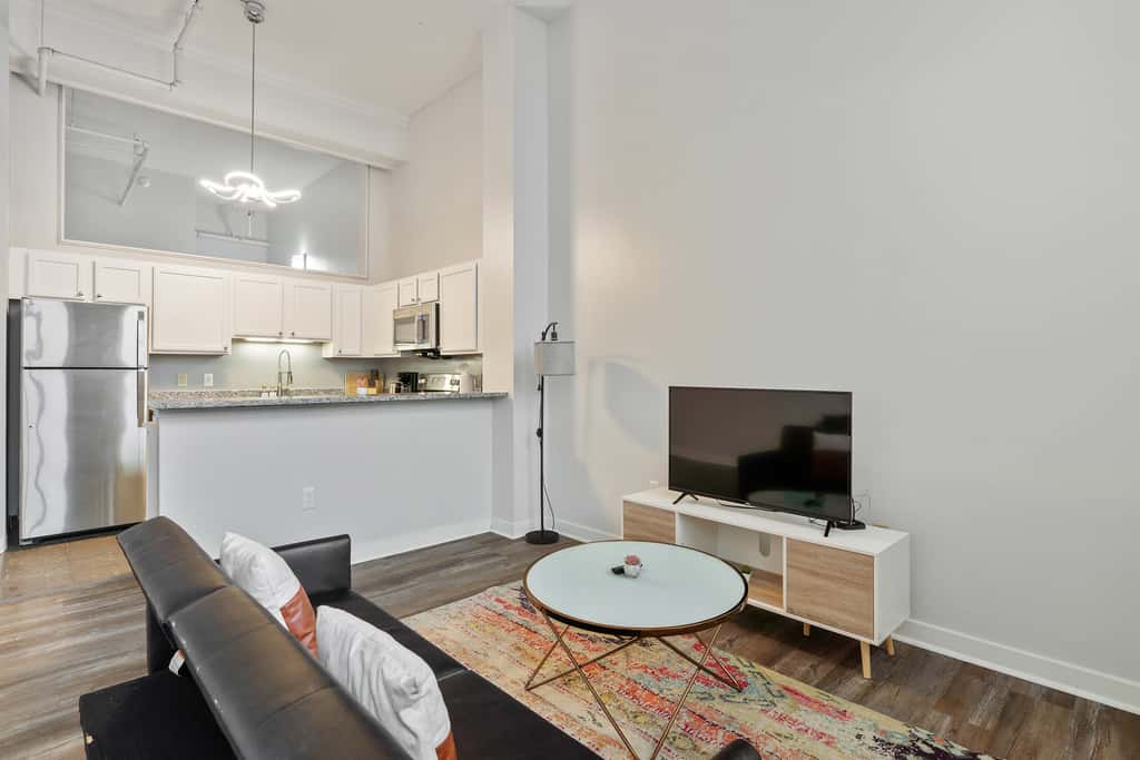 CozySuites 1BR with Direct Skybridge Access