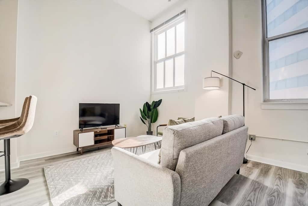 CozySuites 2BR Queen with Direct Skybridge Access