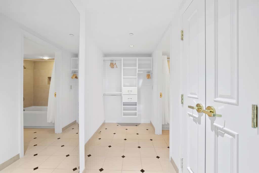 1BR 2BA Condo | CozySuites at Showboat
