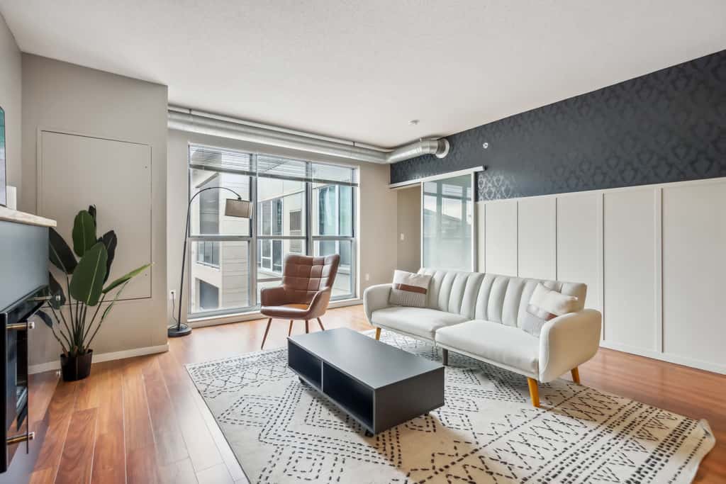 CozySuites 2BR Mill District with pool, gym