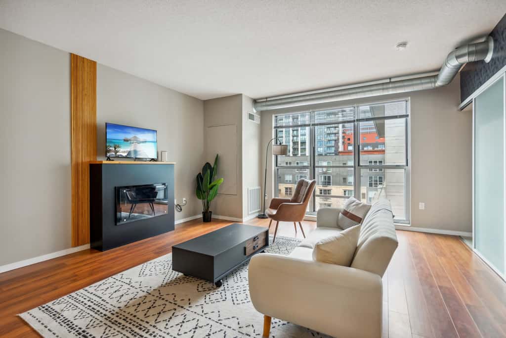 CozySuites 2BR Mill District with pool, gym