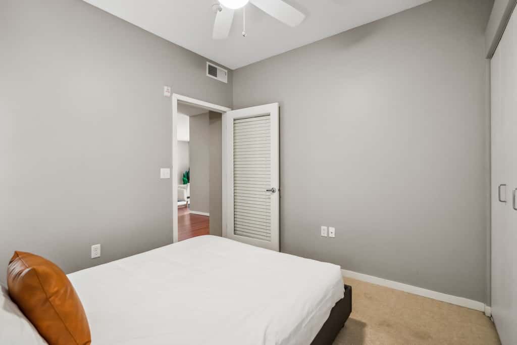 CozySuites 2BR Mill District with pool, gym