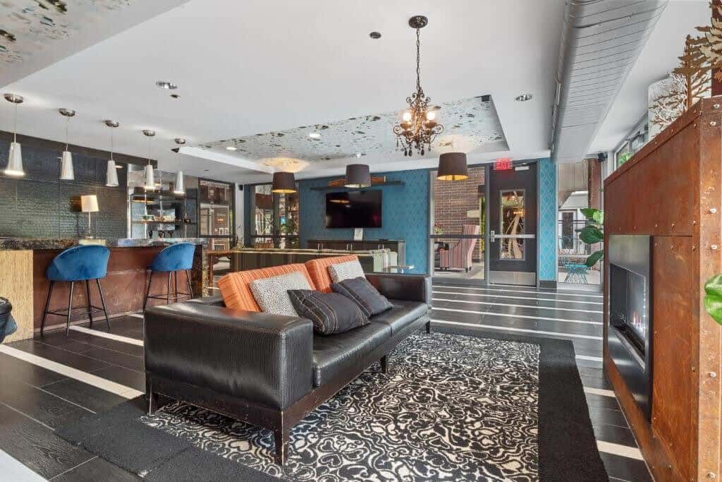 CozySuites 2BR Mill District with pool, gym