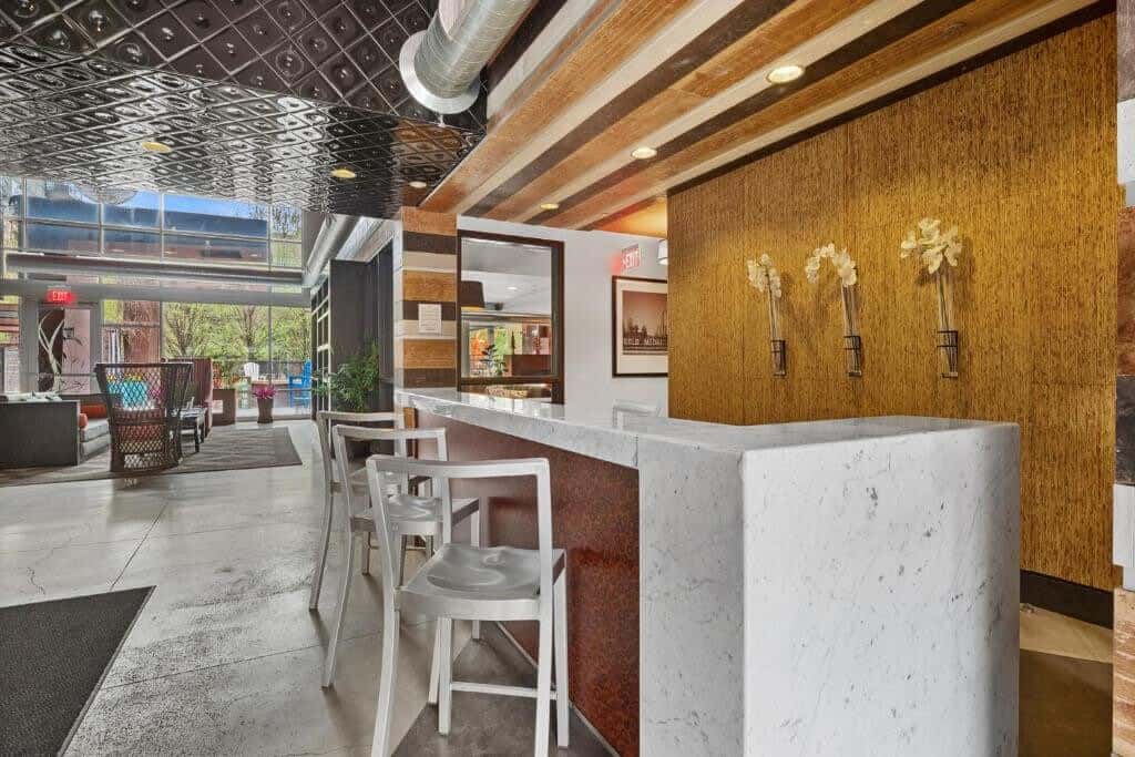 CozySuites 2BR Mill District with pool, gym