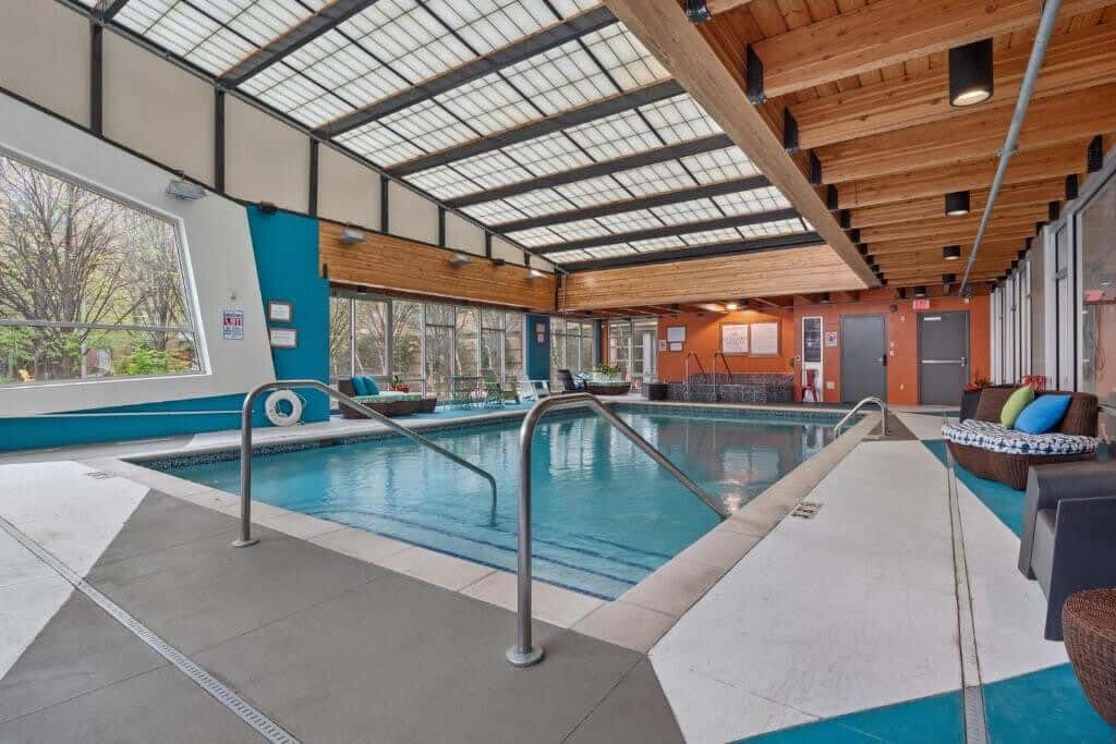CozySuites 2BR Mill District with pool, gym