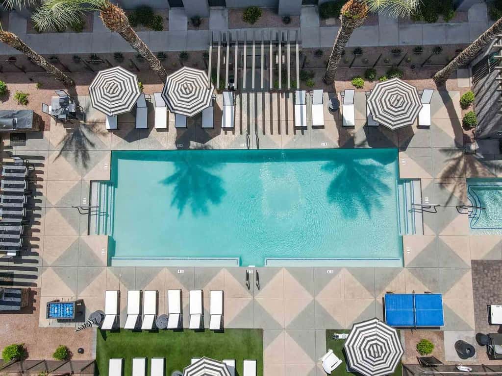 CozySuites Glendale  - Westgate w pool! 1BR 1BA