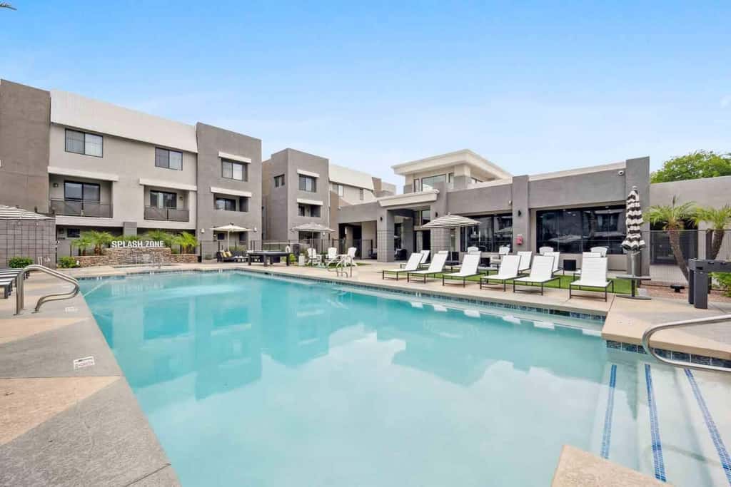 CozySuites Glendale  - Westgate w pool! 1BR 1BA