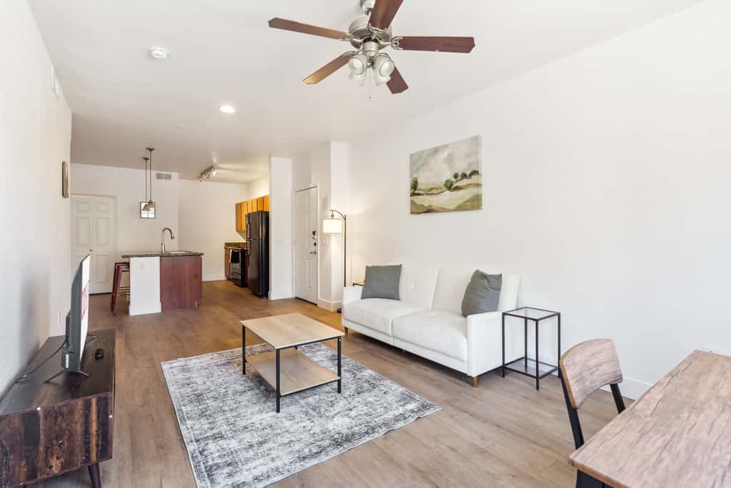CozySuites Glendale  - Westgate w pool! 1BR 1BA