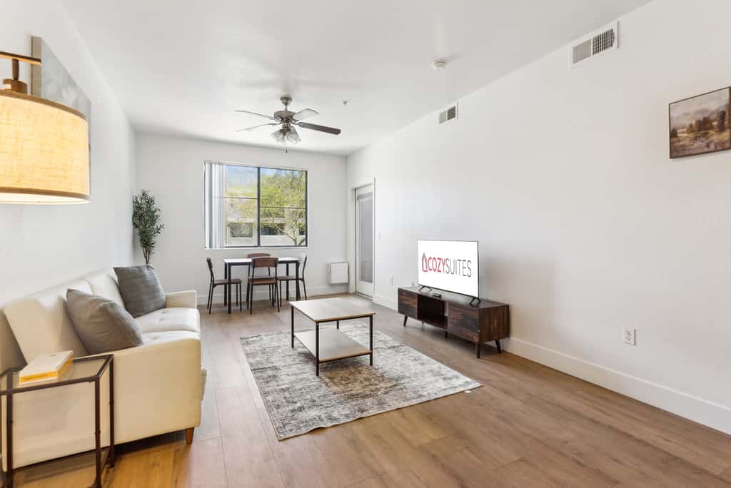 CozySuites Glendale  - Westgate w pool! 1BR 1BA