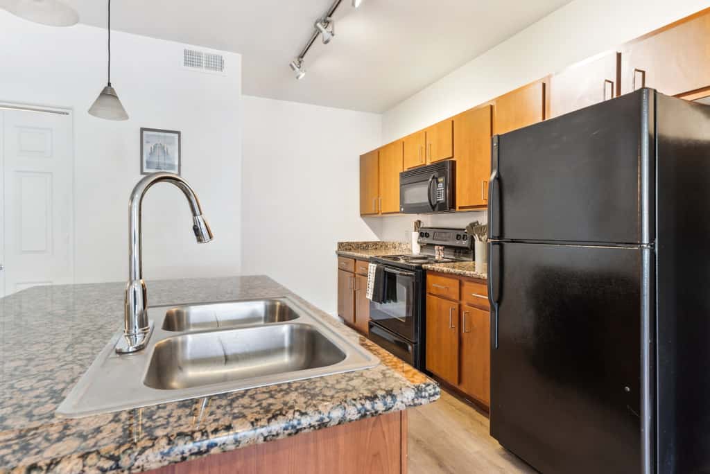 CozySuites Glendale  - Westgate w pool! 1BR 1BA