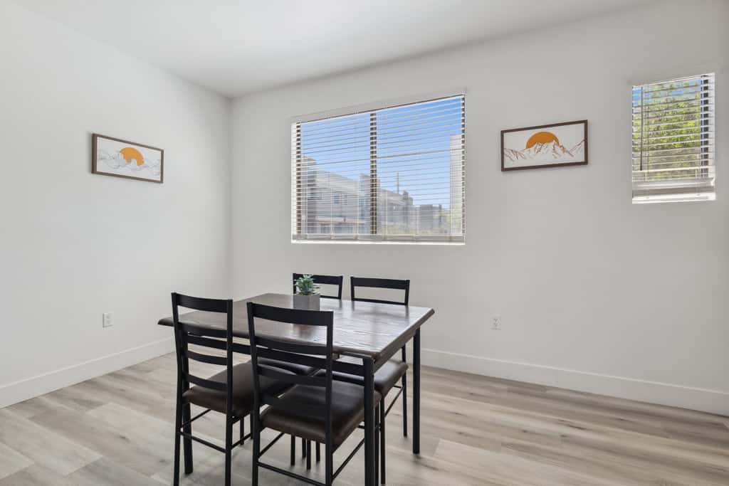 CozySuites Glendale  - Westgate 2Br2Ba