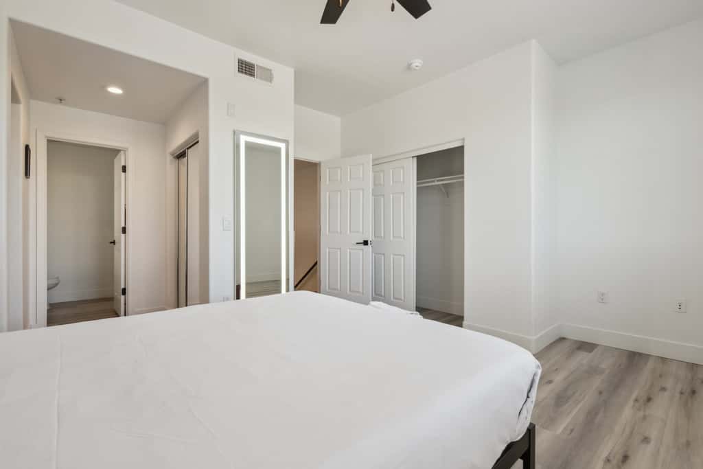 CozySuites Glendale  - Westgate 2Br2Ba